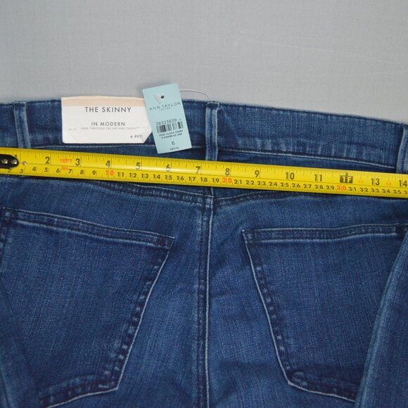 Ann Taylor Jeans NWT skinny size 6P dark blue - Picture 3 of 4